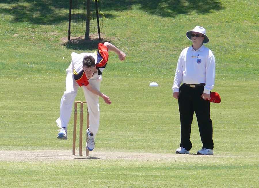 Pidge bowling vs Qld.jpg