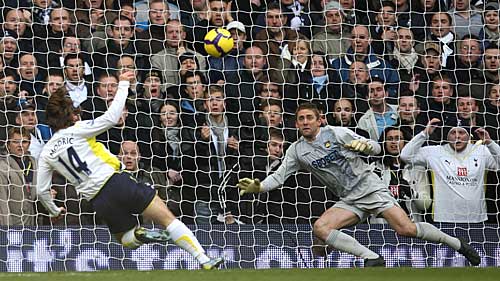 lukemodricscoresvwhufc20091228_500x281.jpg